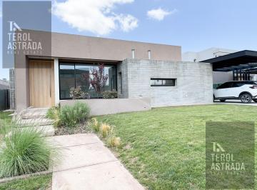 Casa · 200m² · 4 Ambientes · 2 Cocheras · Casa Venta 3 Dorm. - 1 Planta - Barrio Gran Boedo