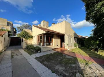 Casa de 4 ambientes, Mar del Plata · Venta Casa 4 Ambientes con Cochera Doble – Barrio Caisamar