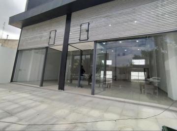 Local comercial · 336m² · Excelente Local en Venta! Av Alem 1600!