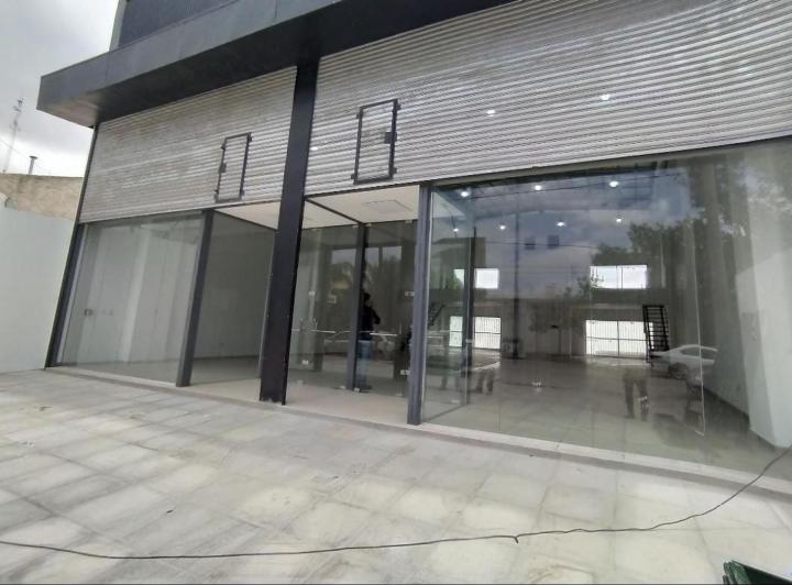 Local comercial · 336m²