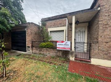 Casa de 2 ambientes, Almirante Brown · Casa con Local en Esquina en Venta
