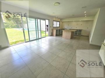Casa · 218m² · 3 Dormitorios · 1 Cochera · Casa en Venta en Zona Norte a Dos Cuadras de Nuñez - No Credito