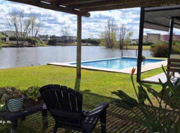 Casa · 170m² · 5 Ambientes · 2 Cocheras · Hermosa Casa a Laguna en Venta en Nel Canton