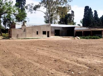 Foto · Terreno de Una Hectarea con Salón de 300 m² y Dependencias Cubiertas