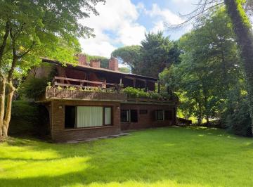 Casa · 300m² · 7 Ambientes · 1 Cochera · Casa en Alq. Temporario en Carilo, Costa Atlántica, Buenos Aires