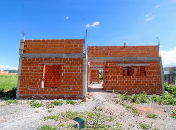 Casa · 130m² · 2 Cocheras · Venta Casa Eko Distrito