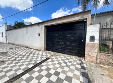 Casa · 127m² · 3 Ambientes · 1 Cochera · Vendo Gran Casa Barrio Colon