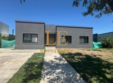 Casa · 180m² · 5 Ambientes · 3 Cocheras · Casa a La Venta en El Canton