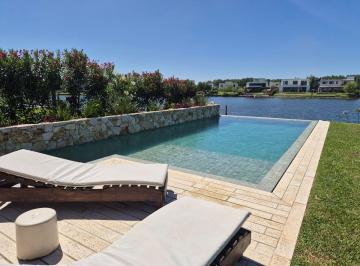 Casa de 5 ambientes, Tigre · Casa a Laguna en Santa Ana Benavidez