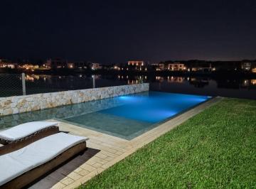 Casa de 5 ambientes, Tigre · Casa a Laguna en Santa Ana Benavidez