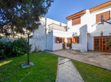 Casa · 180m² · 8 Ambientes · 1 Cochera · Casa Apta Banco en Venta 4 Dorm. y Cochera - La Plata