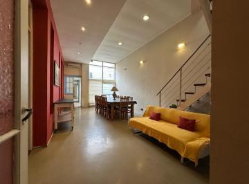 Casa · 250m² · 4 Ambientes · 1 Cochera · Casa en Monte Castro
