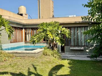 Casa de 3 ambientes, Morón · Casa Americana 3 Ambientes, Lote 10 X 33. en Venta, Moron.