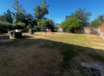 Casa · 324m² · 3 Ambientes · Venta Casa 3 Ambientes C/ Amplio Jardín - Buena Ubicación - Apto Credito y Permuta - Sin Expensas!