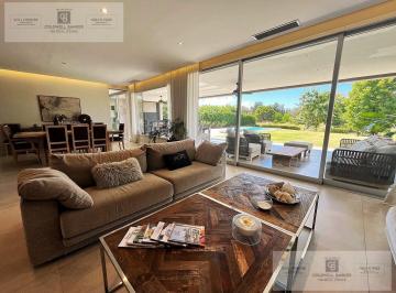 Casa · 400m² · 7 Ambientes · 4 Cocheras · Casa en Venta en El Golf de Nordelta