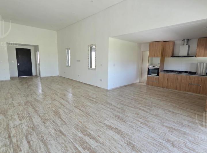 Casa · 170m² · 5 Ambientes · 2 Cocheras
