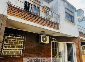 Casa · 70m² · 3 Ambientes · 1 Cochera · Casa Dúplex en Venta en Castelar, Morón, G. B. a. Zona Oeste