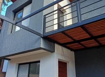 Casa · 79m² · 3 Ambientes · 1 Cochera · Dúplex a Estrenar!2 Dorm. 2 Baños Piscina 50 m de Av del Sol Vista a La Montaña! Céntrica
