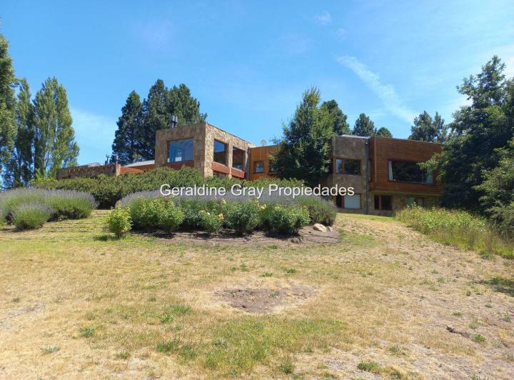 Casa · 537m² · 7 Ambientes · 1 Cochera