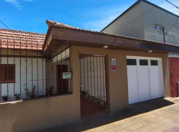 Casa · 177m² · 2 Dormitorios · 1 Cochera · Casa de 2 Dorm. en Hermosa Zona de Ringuelet. 509 E/ 10 y 11