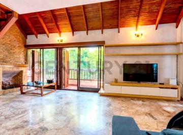 Casa · 226m² · 5 Ambientes · 2 Cocheras · Venta Casa 5 Ambientes con Local San Justo