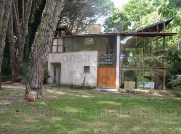 Casa de 2 ambientes, Cariló · Encantadora Casa Diseñada Para Dos Personas, en Dos Plantas. (Cod - 150)