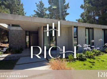 RIH-RIH-483_2 · Casa en Venta en Costa Esmeralda de Hormigon Visto