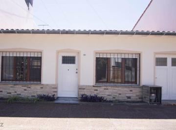 Casa · 80m² · 3 Ambientes · 1 Cochera · Olivos en Alquiler, Muy Lindo Chalet de 3 Amb. Living - Comedor, Cocina C/comedor Diario, Patio, Grar