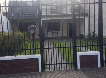 Casa · 200m² · 3 Ambientes · 1 Cochera · Casa en Venta - 2 Dorm. 2 Baños - 480 m² - El Palomar, Morón