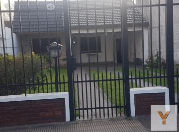 Casa · 200m² · 3 Ambientes · 1 Cochera · Casa en Venta - 2 Dorm. 2 Baños - 480 m² - El Palomar, Morón