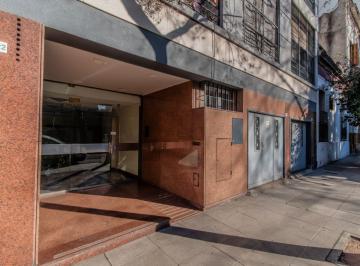 Departamento de 3 ambientes, Flores · 3 Ambientes en Venta en Flores - 88 m² Muy Luminoso Techos Altos