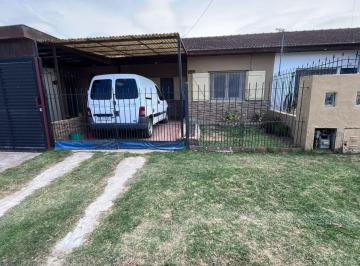 Casa · 100m² · 3 Ambientes · 1 Cochera · Venta Casa 3 Ambientes en El Barrio Raices con Pileta