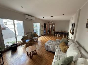Casa de 6 ambientes, Lanús · Casa con 3 Dorm. y 180 m² en Venta en Lanús Este. Detalles de Categoría.