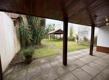 Casa de 4 ambientes, La Lucila del Mar · Casa S/lote 10x30 de 3 Amb. C/cochera y Parque en La Lucila. La Costa. en Venta