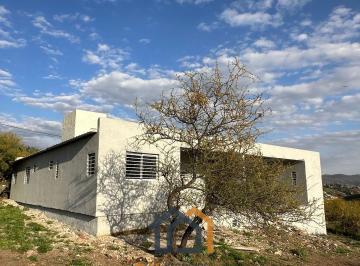 Casa · 170m² · 3 Dormitorios · 2 Cocheras · Casa en Villa Carlos Paz con Hermosa Vista a Las Sierras