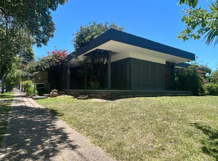 Oficina comercial · 270m² · 9 Ambientes · 3 Cocheras