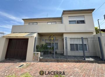 Casa · 160m² · 5 Ambientes · 1 Cochera · Casa 5 Ambientes en Villa Ballester