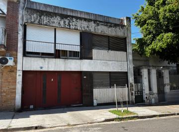 Casa de 7 ambientes, Parque Chacabuco · Parque Chacabuco Venta en Block
