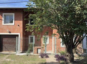 Casa · 186m² · 6 Ambientes · 2 Cocheras · Casa en Venta 4 Dorm. en Villa Rivera Indarte