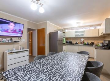 Casa · 130m² · 8 Ambientes · Venta - Casa de Pasillo de Cuatro Dormiorios - Barrio Ludueña