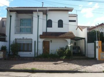 Casa de 5 ambientes, San Isidro · Casa en Venta de Dos Plantas con Jardín y Quincho en San Isidro