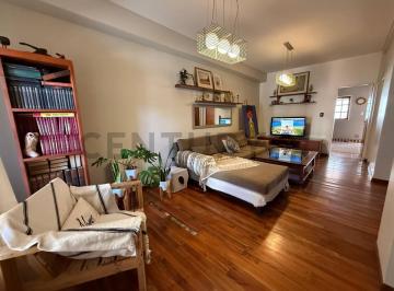 Casa · 140m² · 5 Ambientes · 1 Cochera · Venta Triplex 4 Ambientes Villa Real