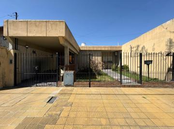 Casa · 90m² · 3 Ambientes · 1 Cochera · Casa - 3 Ambientes - Merlo Norte