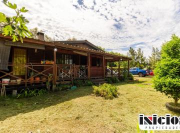 Casa de 2 ambientes, Pavón · Casa: Luques N° 175 E/ Rivadavia y Brown - La Esmeralda - C1009