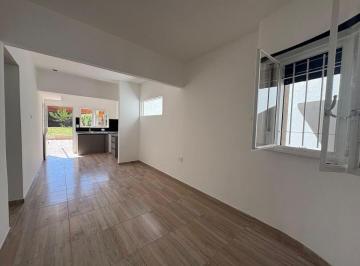 Casa de 4 ambientes, La Plata · Casa 3 Dorm. y Parque en Venta - La Plata, Calle 69 E/ 1 y 2