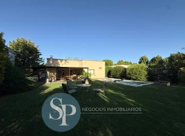Casa · 120m² · 4 Ambientes · 3 Cocheras · Casa en Venta Barrio Privado El Recodo