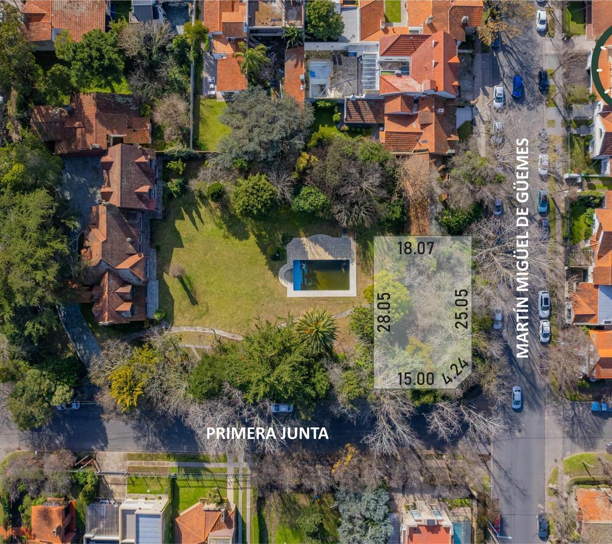 Lote en esquina de 501m² en exclusivo barrio Los Troncos