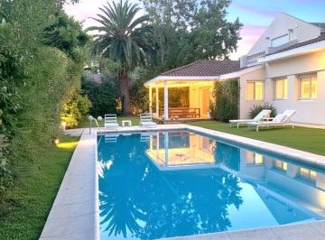 lateral pileta · Casa Venta Campo Chico Country Club