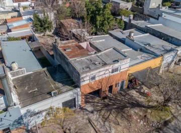 Local comercial , La Plata · Galpón/local en Venta - Calle 131 Entre 49 y 50, La Plata