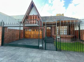 Casa de 6 ambientes, Morón · Casa en Venta de 3 Habitaciones en Inmejorable Ubicación de Castelar Norte